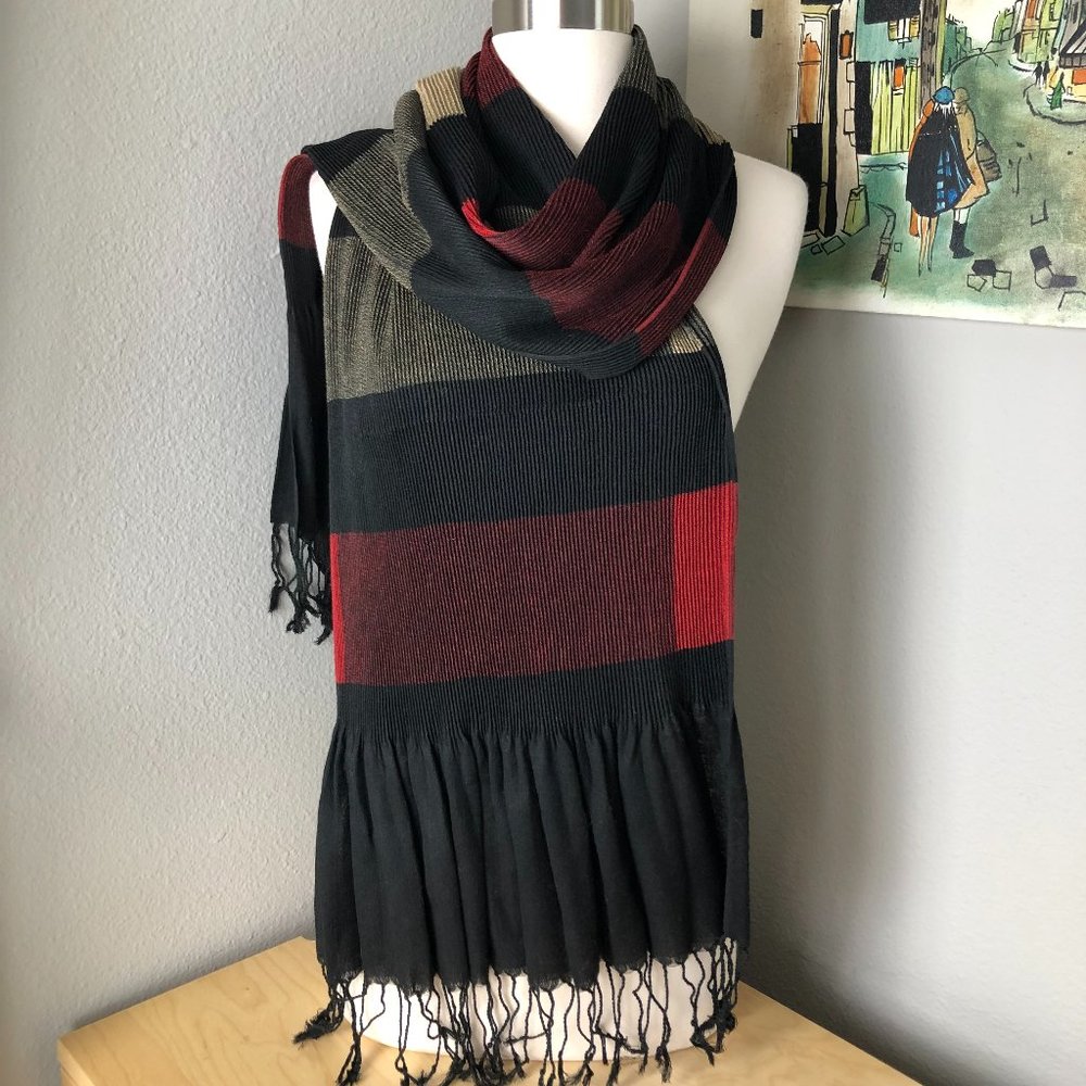 Pashmina & Silk Blend Black & Red Colorblock Fringed & Gathered Scarf Wrap